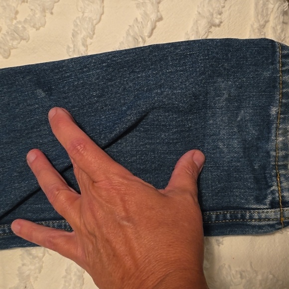 BOTH For $15:  Levi's Jeans And Silver And Pink Sweater Size 2T (0718) - Picture 4 of 8